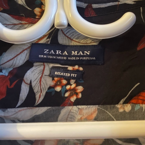 ZARA MAN | Button Up - Picture 2 of 2